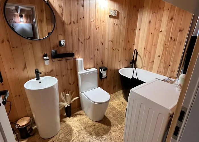 Stodola Caloroczny 别墅 *